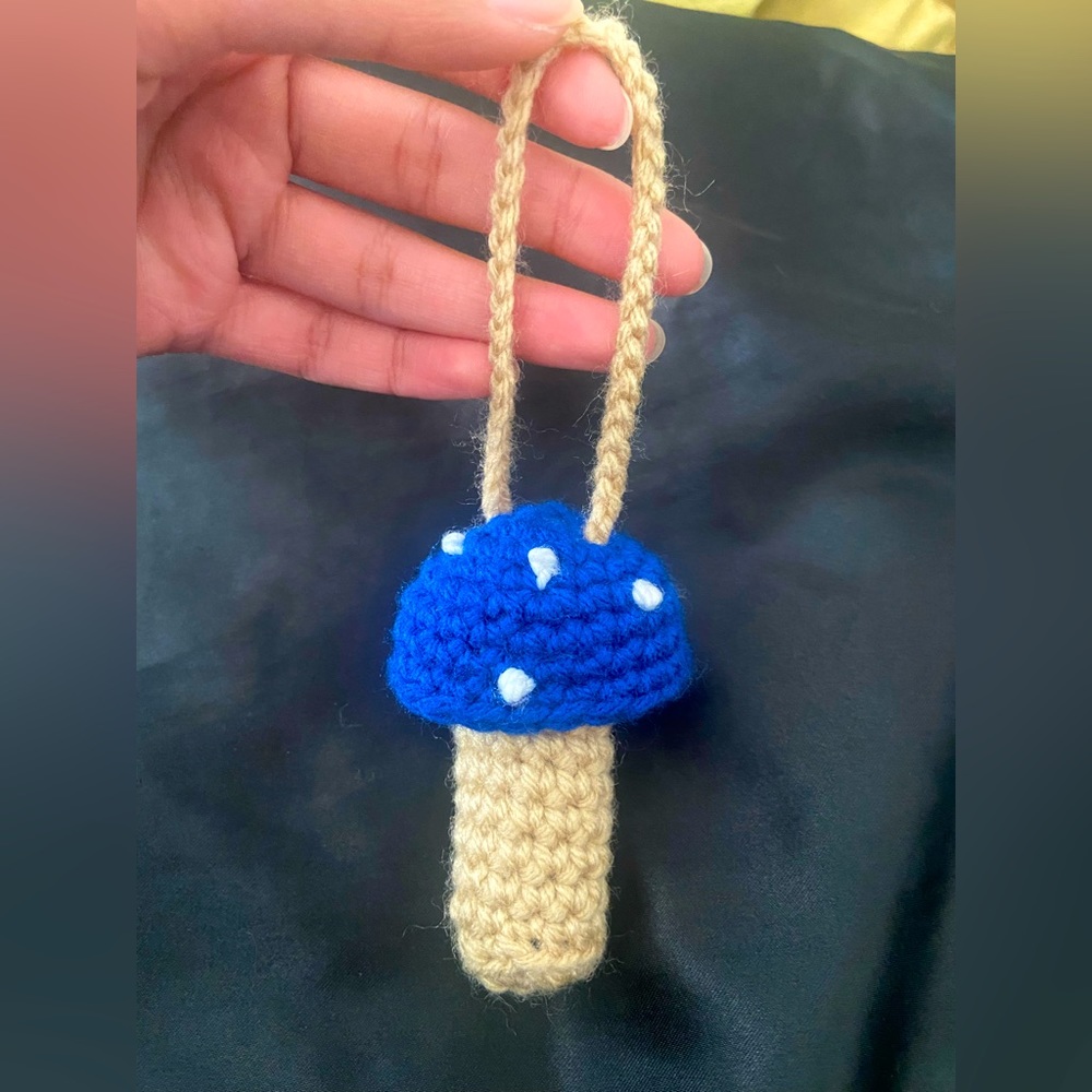 🍄 crochet mushroom chapstick holder